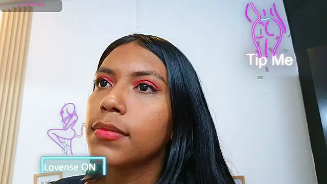 Pocahontaxxx1 live sex cam