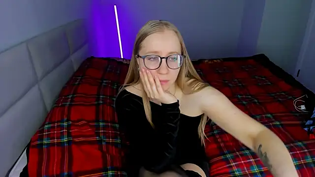 MilanaJune's cam snapshot