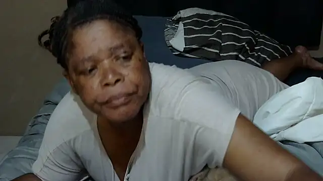 bigsexymama2's cam snapshot