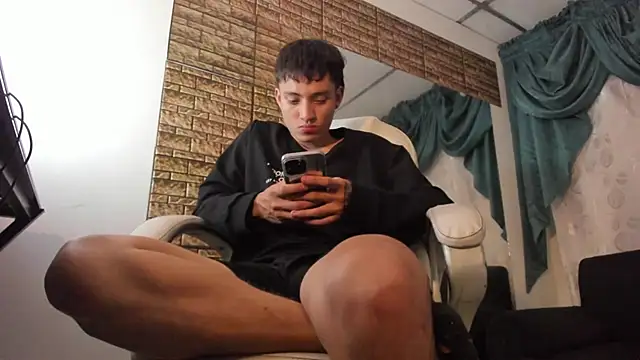 Wesleey-Boy's cam snapshot