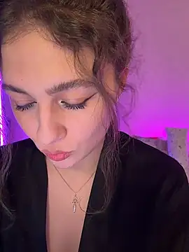 Your_insomniya live sex cam