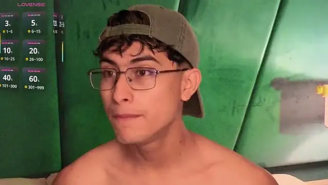 Aaron_Eze's cam snapshot