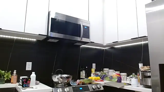 HazelSkyesChat's cam snapshot