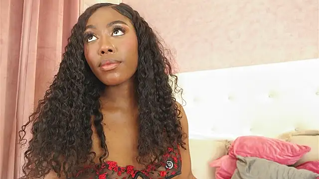 ThianaLopez's cam snapshot