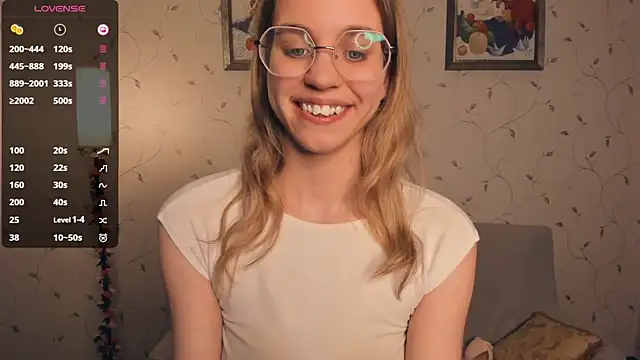 JoanBaggott's cam snapshot