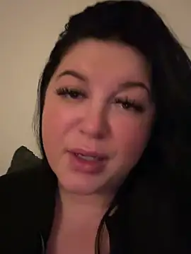 Curvybrunette1998's cam snapshot