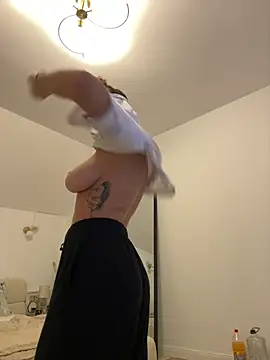 CelineReys's cam snapshot