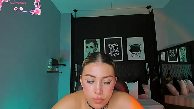 charlotte__grey live sex cam