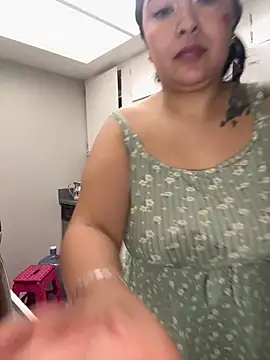 latina_curvy22's cam snapshot