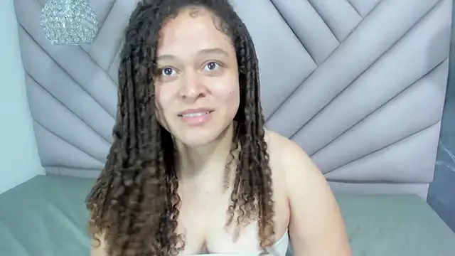 IrinaVoshh_'s cam snapshot