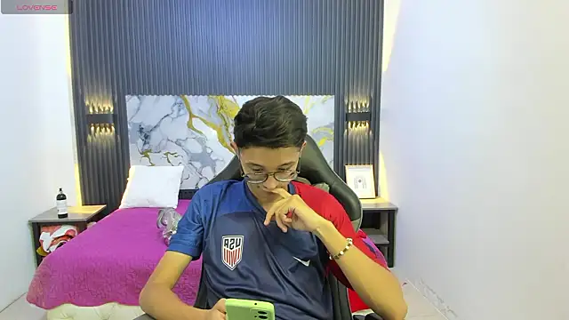 SantiagoRusso18's cam snapshot