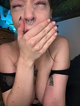 MenaDreadfull's cam snapshot