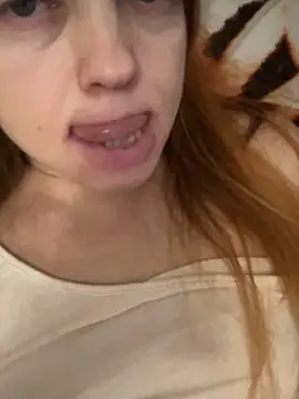 Suzanele's cam snapshot