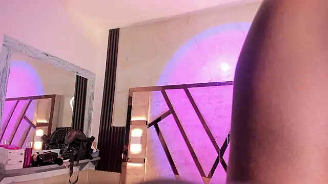 Athenea_Mills's cam snapshot