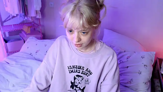 KatieMelone's cam snapshot