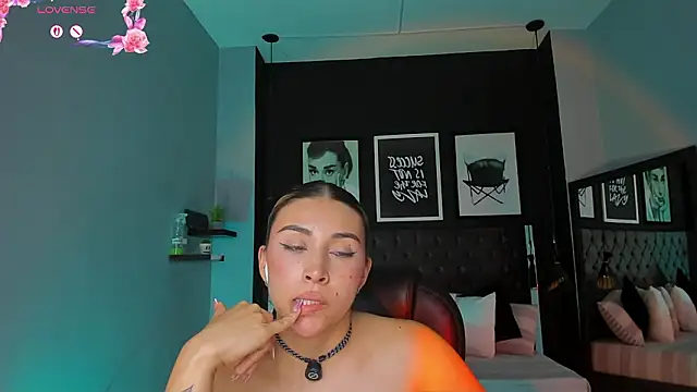 charlotte__grey's cam snapshot