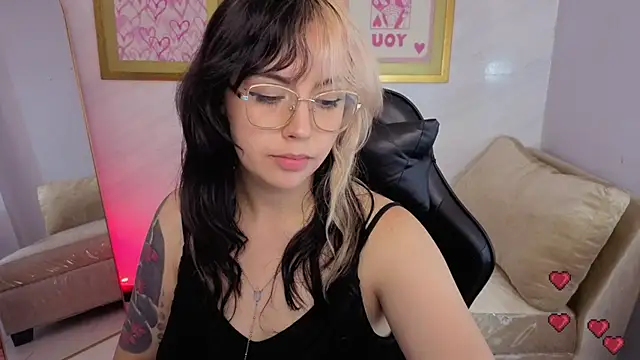 Hela_v's cam snapshot