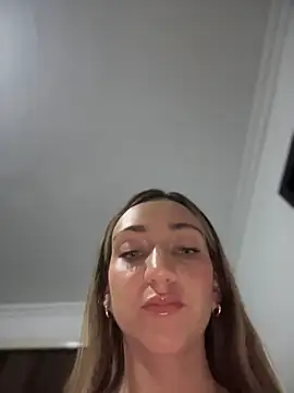 Ninabigtitied's cam snapshot