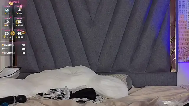 VelvetFox_'s cam snapshot