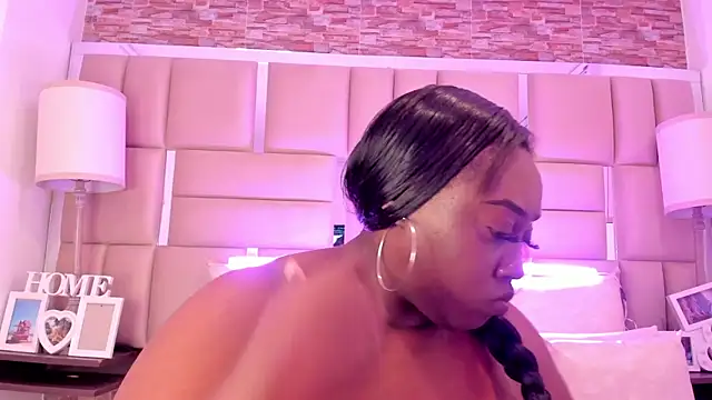 ShaniaBrownn's cam snapshot