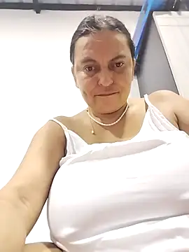 Horny-Mommy-Dirty live sex cam