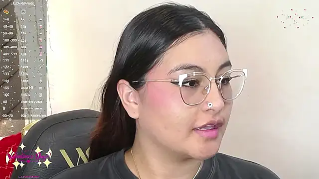 heluejamil's cam snapshot