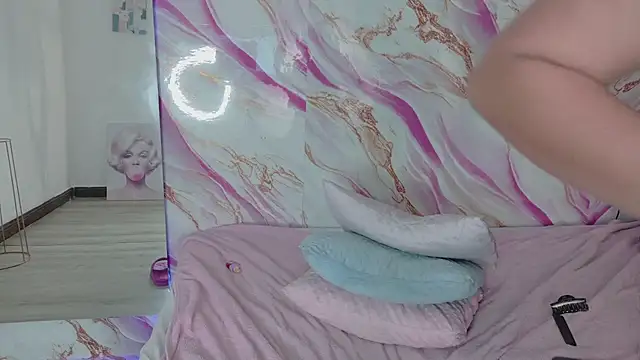 zoe_longhair's cam snapshot