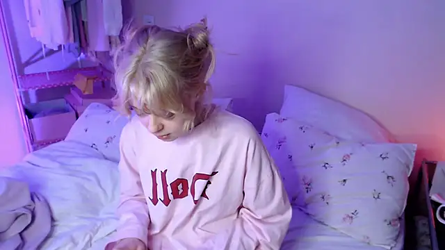 KatieMelone's cam snapshot