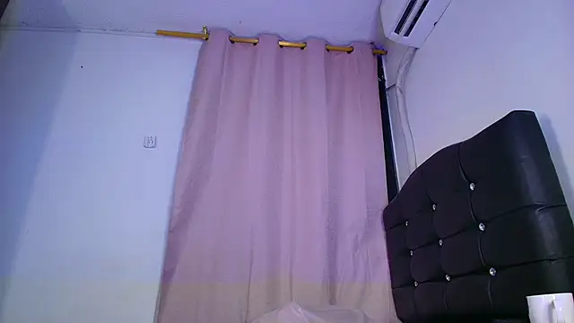 Mia_depp live sex cam