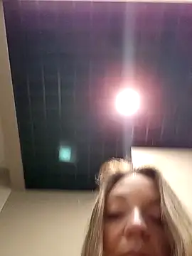 KattyLuuu's cam snapshot