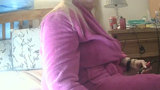 theblondecocklover's cam snapshot