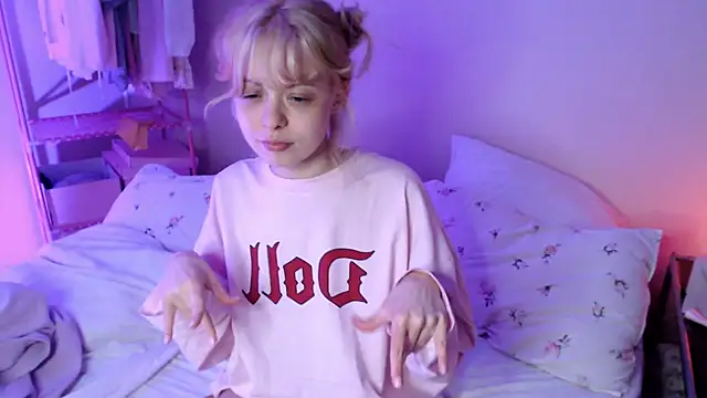 KatieMelone's cam snapshot