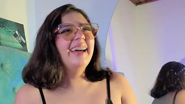 Paola_Lyon_'s cam snapshot