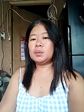 Lovelywoman43's cam snapshot