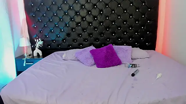 CrystalRose_40's cam snapshot