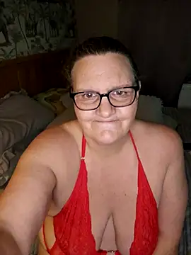 MissQueenBeex live sex cam