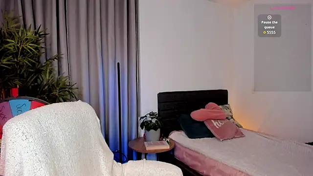 moonhelen's cam snapshot