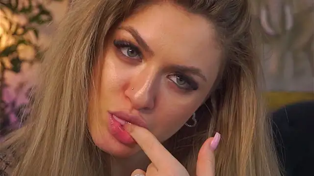 NayaQuinn's cam snapshot