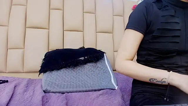 lil_miia's cam snapshot