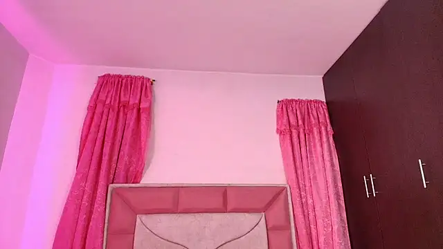 AmberAndMax's cam snapshot