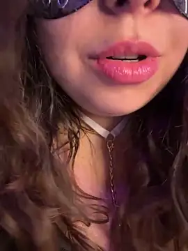 Yummy-deniz live sex cam