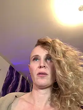 SusieSquirts's cam snapshot