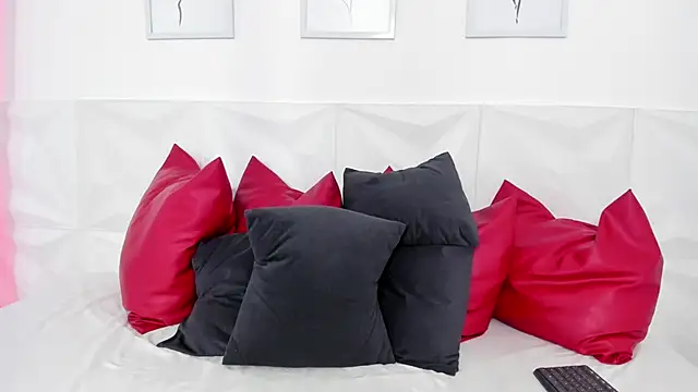 naomi_amoretti's cam snapshot