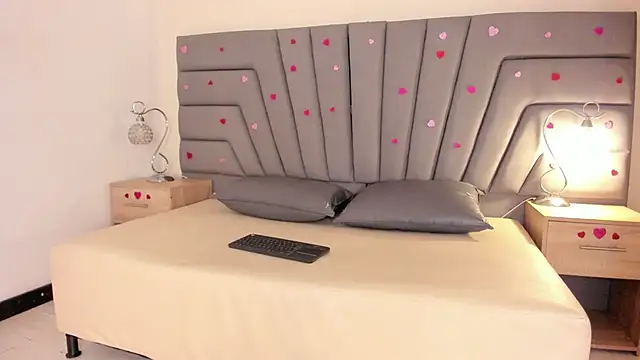 Maia_520 live sex cam