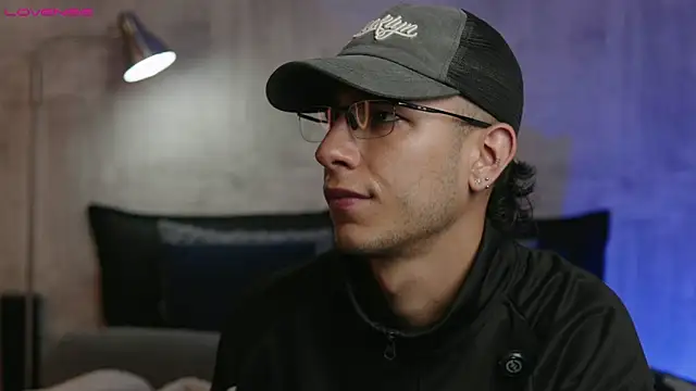 SymonPrince live sex cam