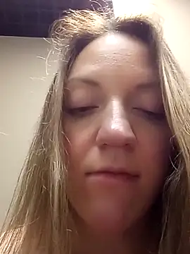 KattyLuuu's cam snapshot