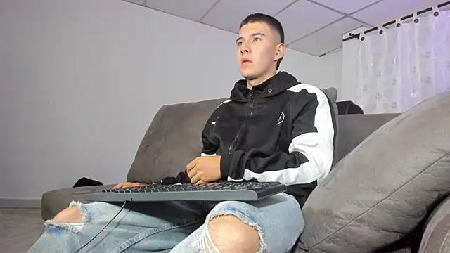 Aleck_Boy live sex cam