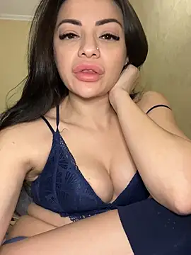 Layana_Ro's cam snapshot