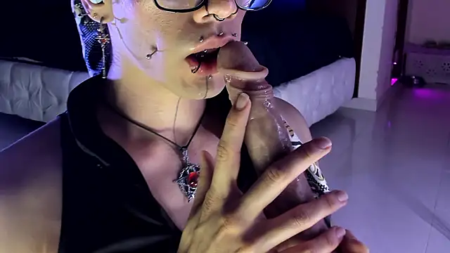 ArchieCollins live sex cam