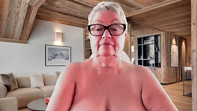 Mystery-Grandmother's cam snapshot